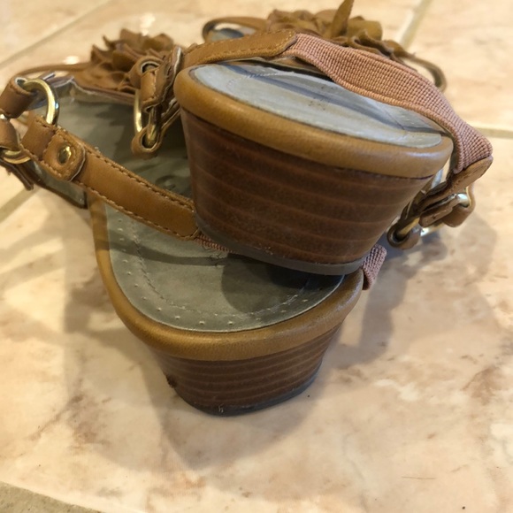 Adrienne Vitadini sandals tan - Picture 3 of 6